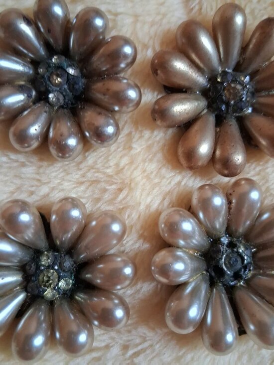 Source Unknown Other - VINTAGE FLOWER BUTTONS-SET OF 4